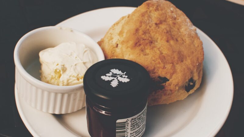 Come preparare la Clotted Cream (Panna inglese)